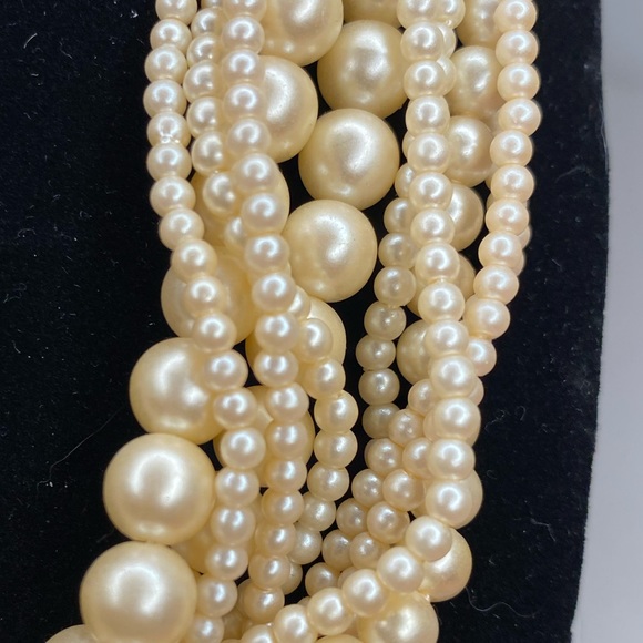 Multi strand Champagne pearl necklace Perfect for wedding, party or event - Picture 3 of 5